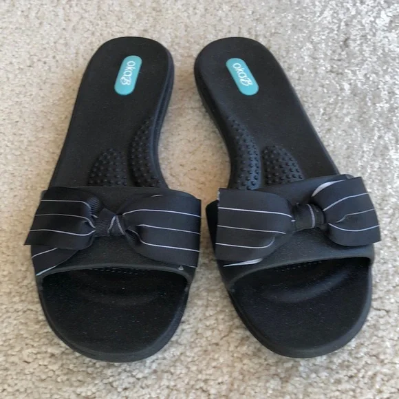 OKA b. NEW black slides that have black bows with white stripes - Picture 2 of 8